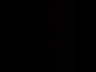 Cumming over Linda Cardellini (1)