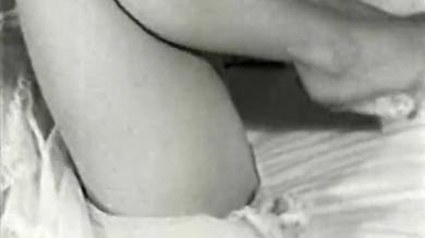 Vintage Cuties presents a smiling retro beauty in a solo girl show