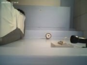 Brune en cuir baisee