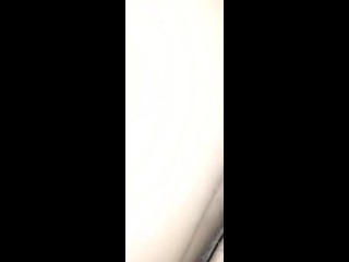 Emo girl baisee et sodomisee par deux mecs