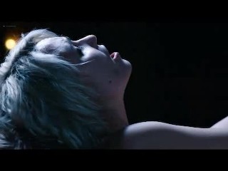 Skinny girlfriend licked and fucked