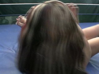 2 hotties take turns blowing a big hard cock