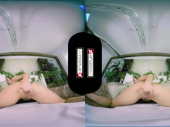 VR CosplayX Poison Ivy's Up Close Pussy Sits on a Big Dick POV Rough Sex