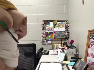Shemale pounds guy's asshole